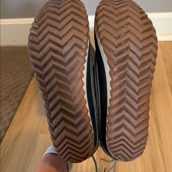 Sorel Out 'N About Leather Boots in Black and sage leather - Picture 5 of 5